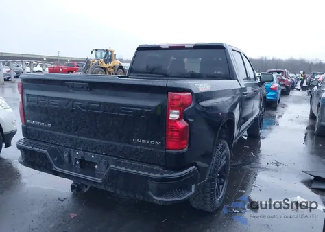 2022 Chevrolet Silverado 1500 Custom Trail Boss z USA, uszkodzony, nr VIN 3GCPDCEK2NG533954